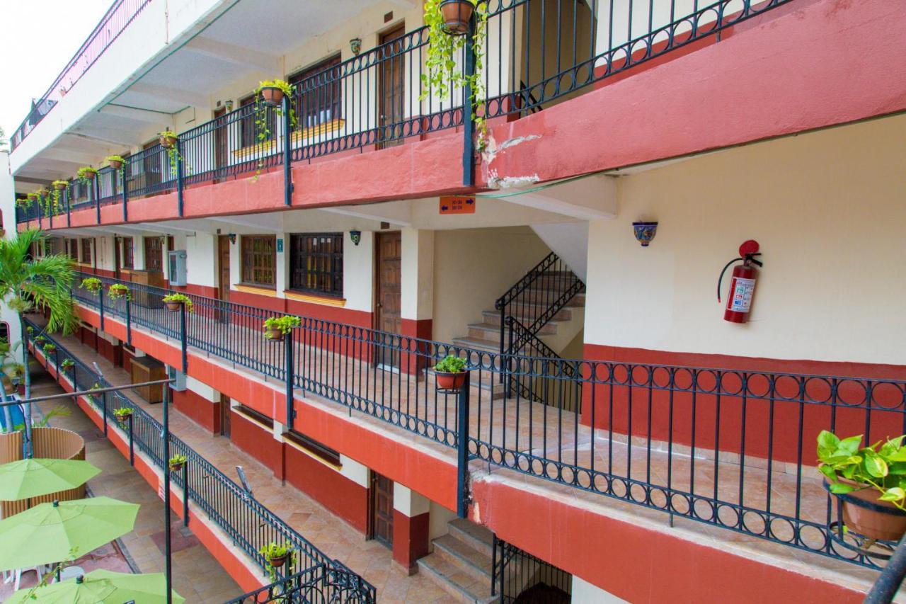 Hotel Hacienda Maria Eugenia Acapulco Exterior photo